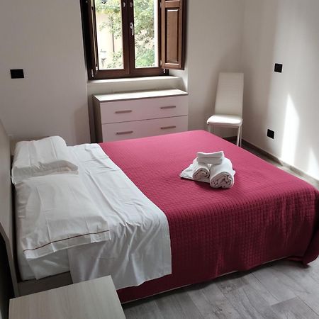 Guest House La Casa Del Mandatario LʼAquila Kültér fotó