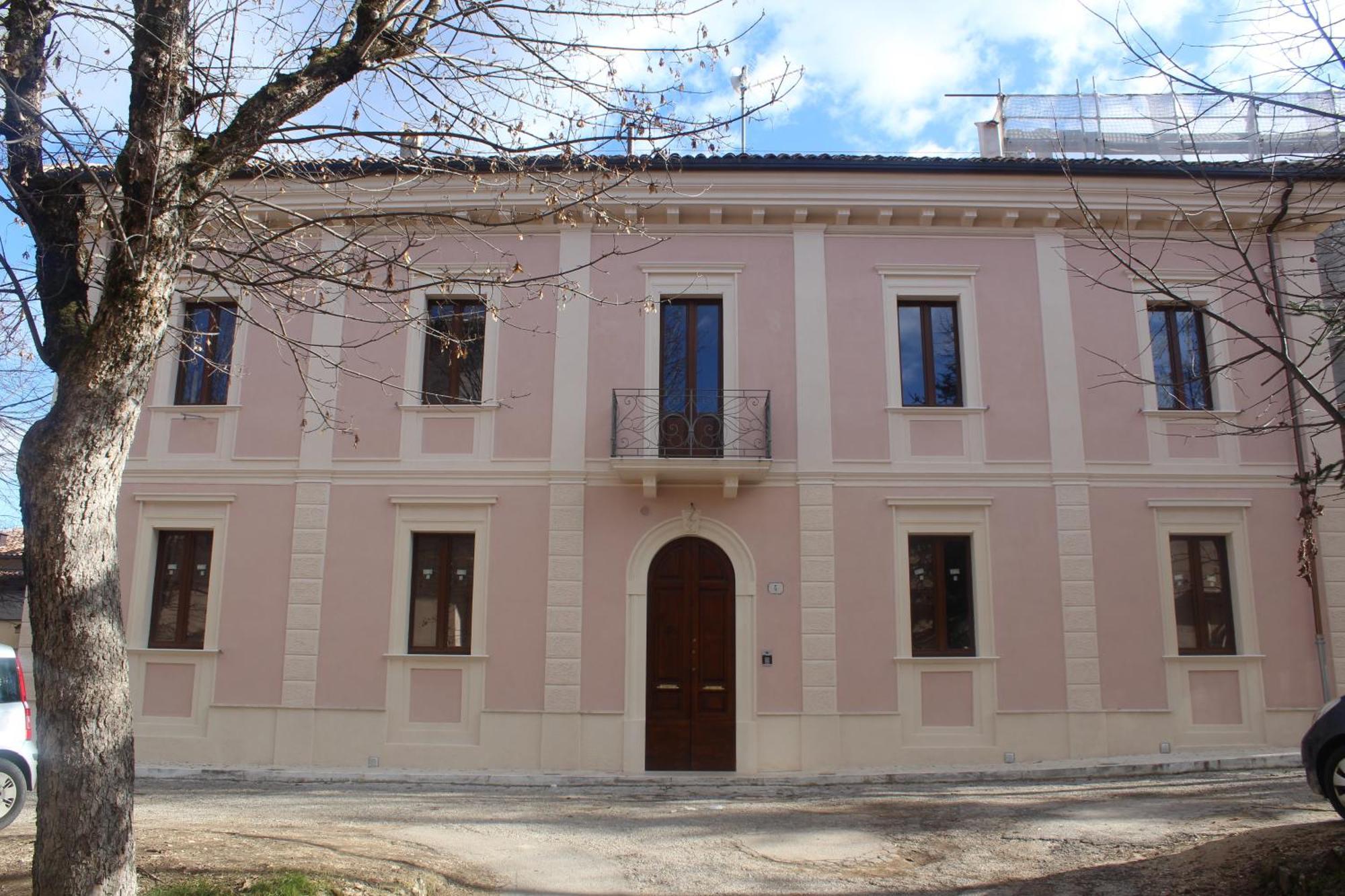 Guest House La Casa Del Mandatario LʼAquila Kültér fotó